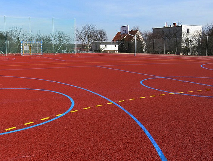 Budowę boisk zakończono w marcu