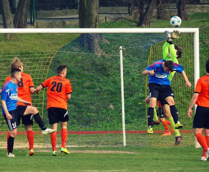 Polonia, choć przegrywała już po pierwszych kilku minutach 0:2 to zdołała doprowadzić do remisu