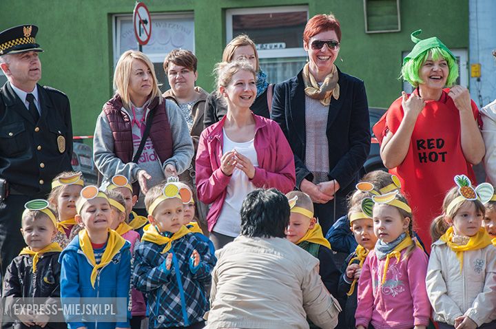 Parada dzieci promująca zdrowe odżywianie