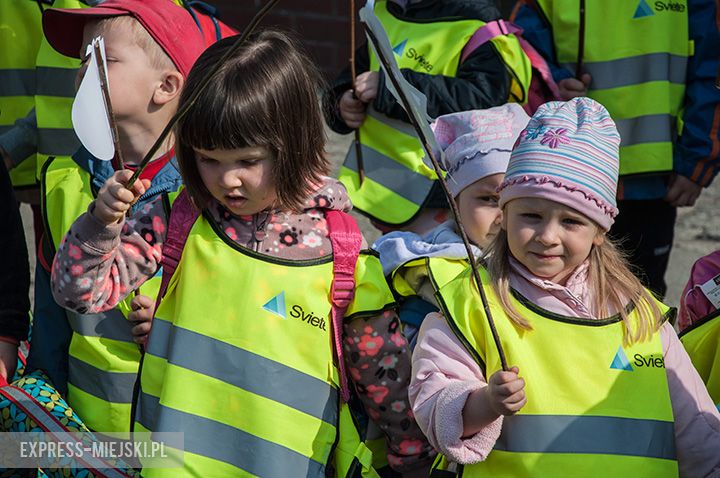 Parada dzieci promująca zdrowe odżywianie