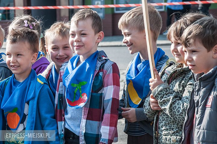 Parada dzieci promująca zdrowe odżywianie
