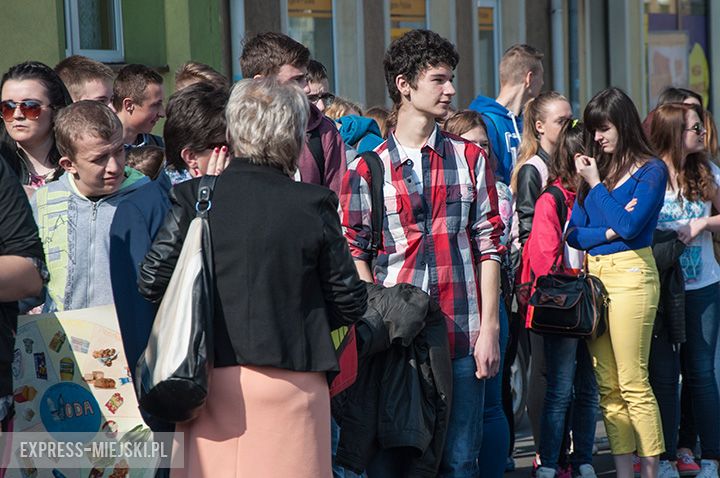 Parada dzieci promująca zdrowe odżywianie
