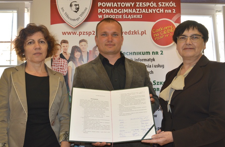 Podpisanie porozumienia w starostwie