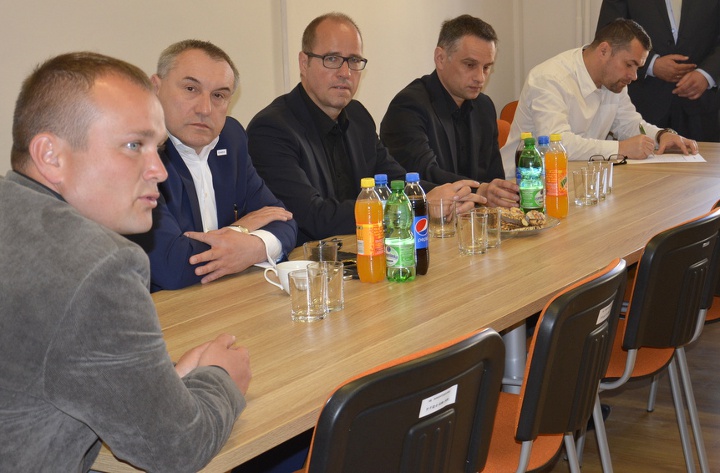 Porozumienie podpisali szefowie firm ze strefy m.in. Schürholz, Vibracoustic i Gotec