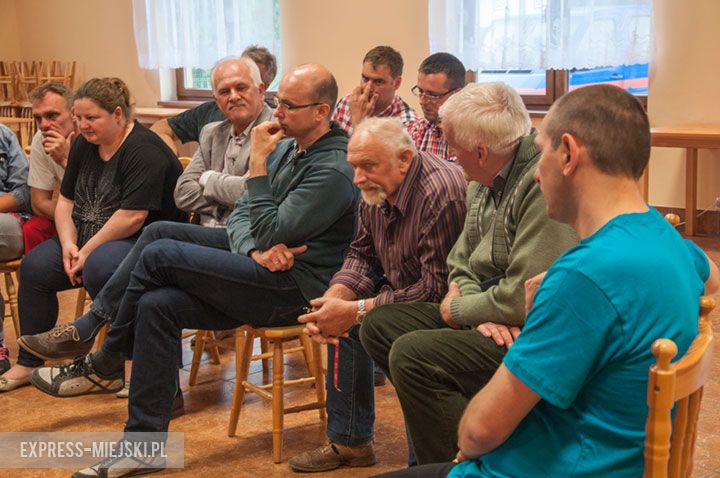 Spotkanie w sprawie reaktywacji szkoły podstawowej w Dębicach