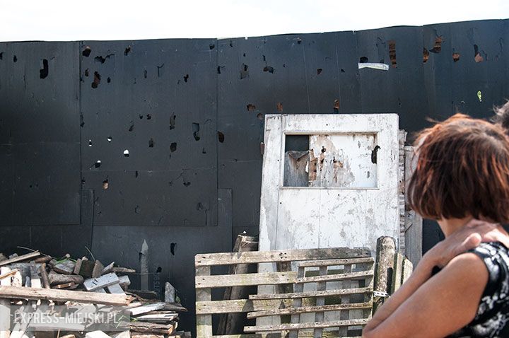 Sikorzyce (gm. Kostomłoty). Dziury po gradzie