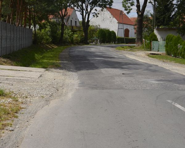 W okresie letnim średzkie starostwo przeprowadziło szereg inwestycji związanych z remontem dróg w powiecie