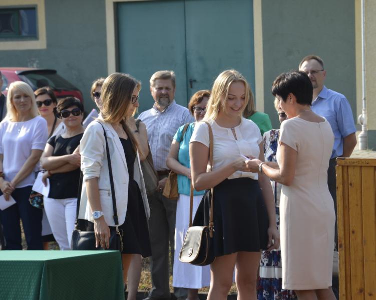 Rozpoczęcie roku szkolnego w szkole średniej w Środzie Śląskiej