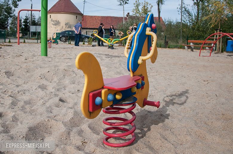 Oficjalny odbiór placu zabaw i parkingu