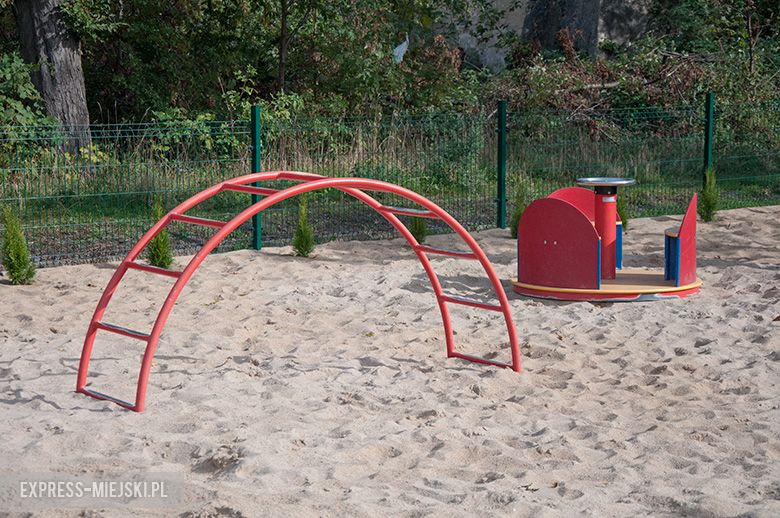Oficjalny odbiór placu zabaw i parkingu