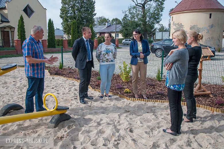 Oficjalny odbiór placu zabaw i parkingu
