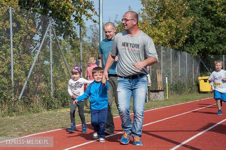 W dniu otwarcia ścieżki biegowej w Malczycach. 

Nie ma Cię na zdjęciach? Napisz do nas (kontakt@em24.pl) i podaj swój numer startowy! 