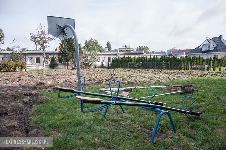 Na ulicy Lipowej powstaje boisko