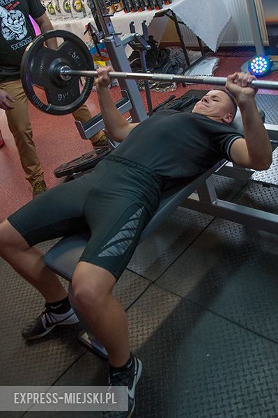 Otwarte Mistrzostwa Powiatu Średzkiego Mężczyzn w Wyciskaniu Sztangi Leżąc