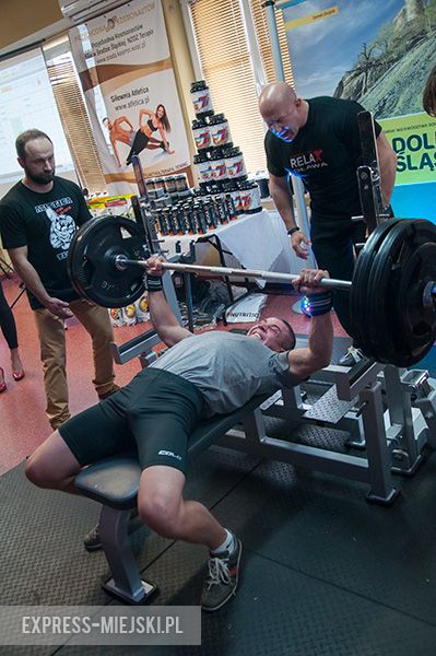 Otwarte Mistrzostwa Powiatu Średzkiego Mężczyzn w Wyciskaniu Sztangi Leżąc
