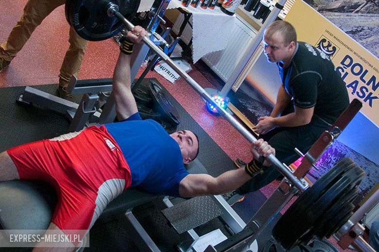 Otwarte Mistrzostwa Powiatu Średzkiego Mężczyzn w Wyciskaniu Sztangi Leżąc