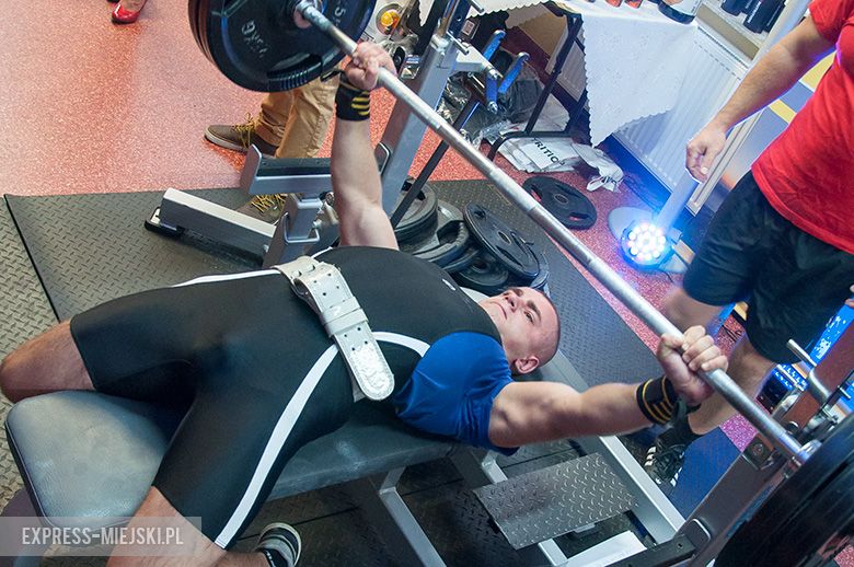 Otwarte Mistrzostwa Powiatu Średzkiego Mężczyzn w Wyciskaniu Sztangi Leżąc