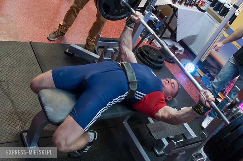 Otwarte Mistrzostwa Powiatu Średzkiego Mężczyzn w Wyciskaniu Sztangi Leżąc