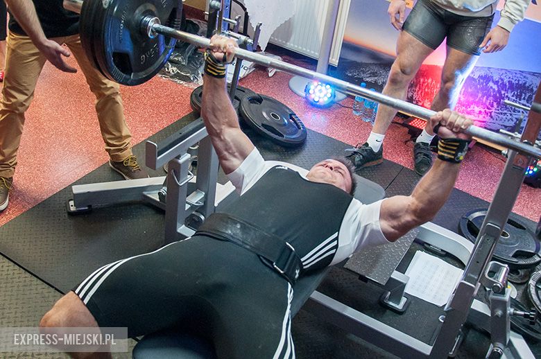 Otwarte Mistrzostwa Powiatu Średzkiego Mężczyzn w Wyciskaniu Sztangi Leżąc