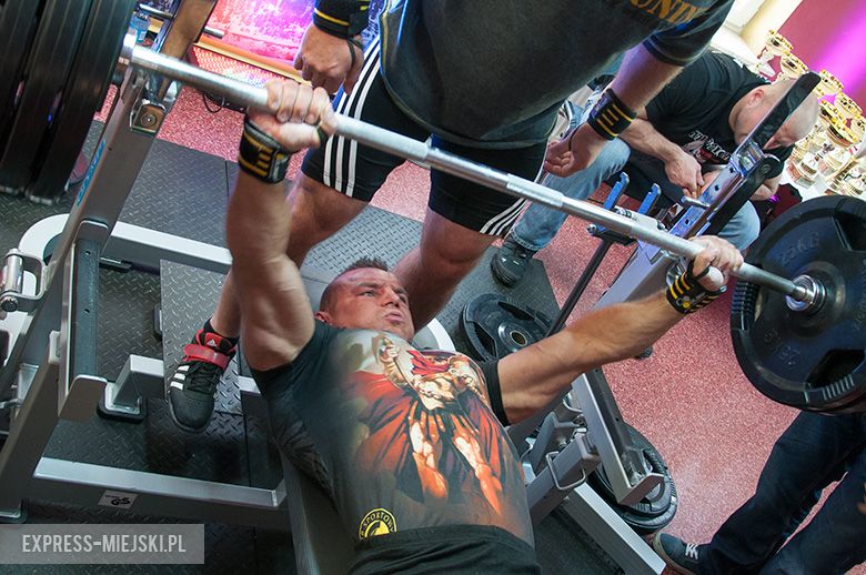 Otwarte Mistrzostwa Powiatu Średzkiego Mężczyzn w Wyciskaniu Sztangi Leżąc