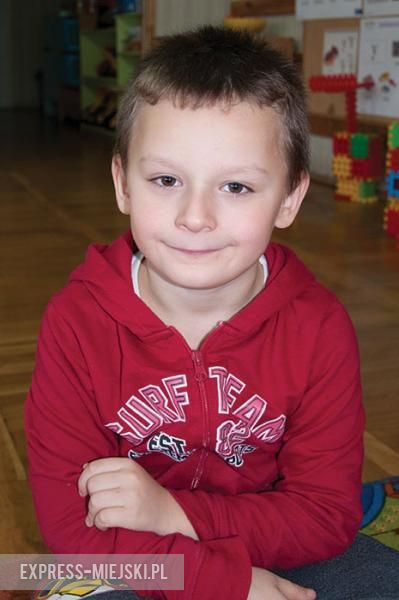 Marcel: Wczoraj byłem na cmentarzu pomodlić się za zmarłych. Za moją babcię i dziadka.