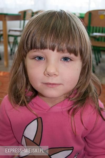 Maja: Wczoraj był smutny dzień, bo wspominaliśmy zmarłych.  Ja wspominałam moich bliskich. Na cmentarz przyniosłam znicze i kwiaty. 