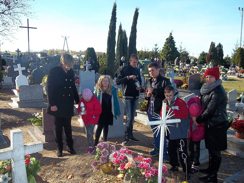 Zebrane znicze zostały zapalone 1 listopada na grobach