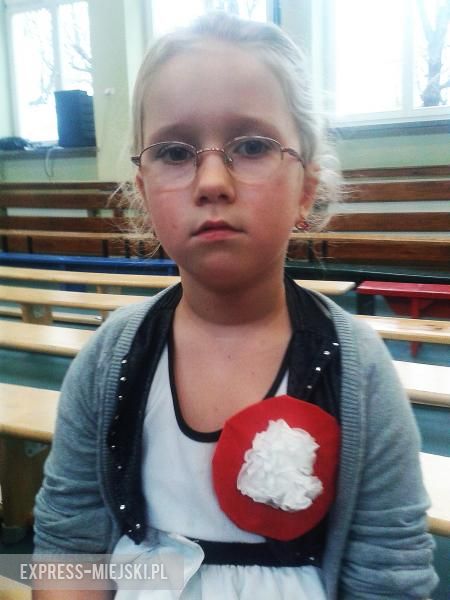 Julia, klasa 2c: Święto Niepodległości, to znaczy, że Polska odzyskała niepodległość. Ubieramy się wtedy na biało-czarno i śpiewamy pieśni patriotyczne. Mamy wtedy wolne.