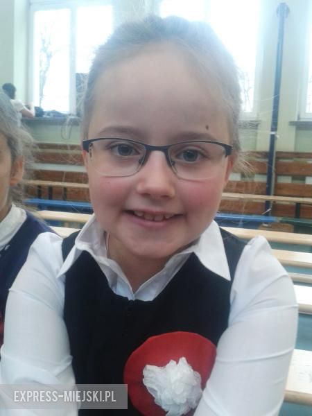 Dorotka, klasa 2c: To bardzo ważne święto i lubię je obchodzić. Tego dnia jadę na grób mojego dziadka i na groby zmarłych żołnierzy. 