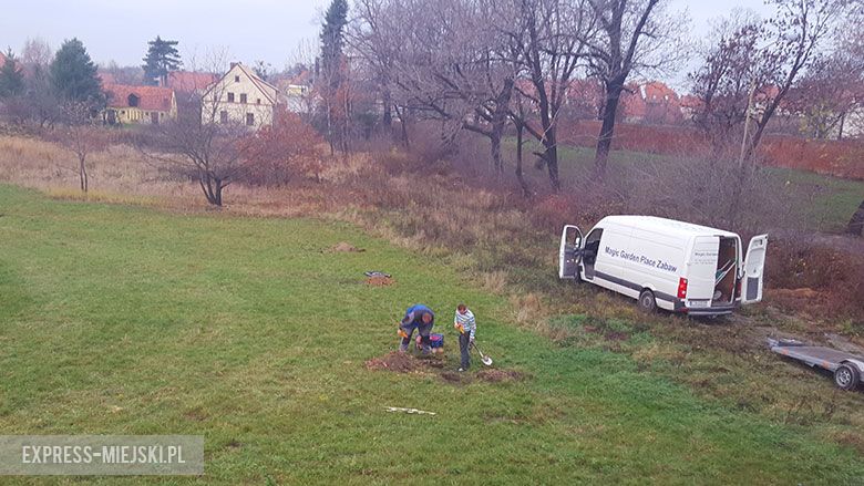 Plac przy al. Basztowej