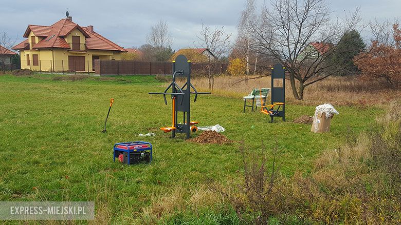 Plac przy al. Basztowej