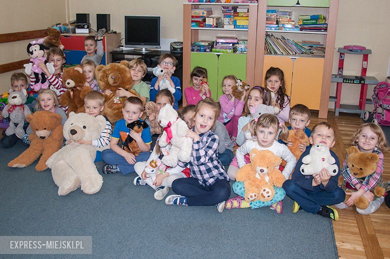 Tego dnia wszystkie przedszkolaki przyszły ze swoimi misiami:)