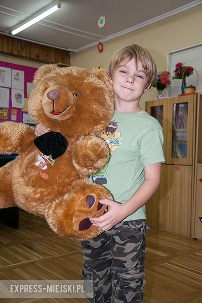 Hubert: Mój miś ma na imię Nora i dostałem go od mamy na Pana Królika. Bardzo go kocham, lubię z nim spać i go przytulać.