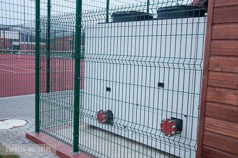 i urządzenie niezbędne do funkcjonowania lodowiska