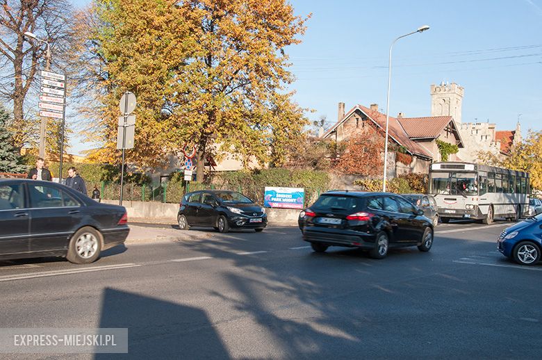 Skrzyżowanie obsługują obecnie strażnicy miejscy