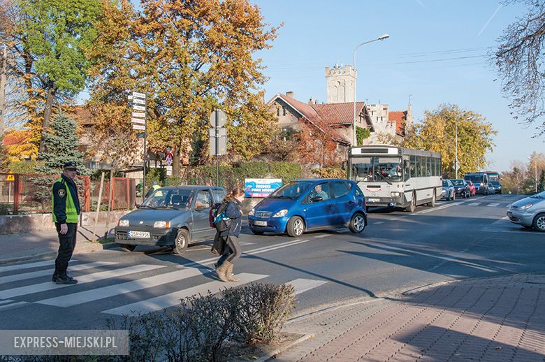 Skrzyżowanie obsługują obecnie strażnicy miejscy