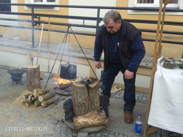 Trwa kiermasz bożonarodzeniowy