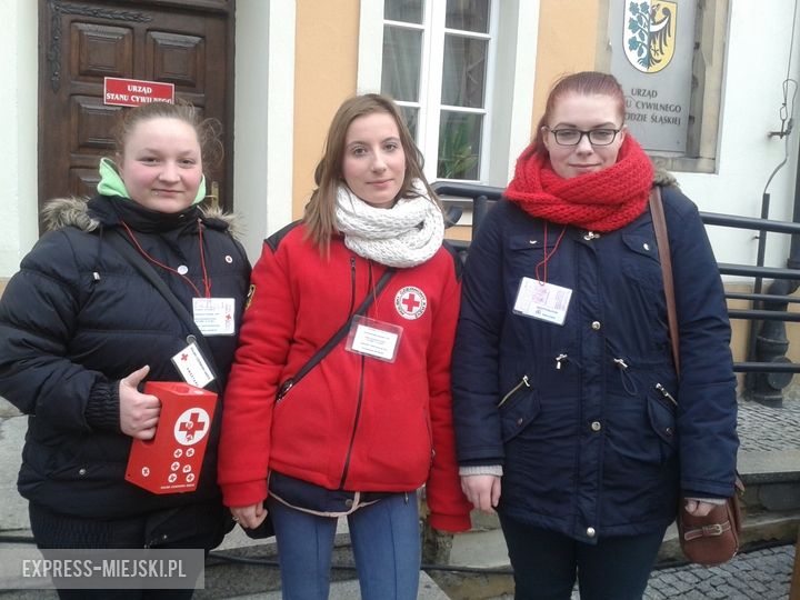 Na rzecz PCK kwestowały między innymi Magda, Ola i Katarzyna 