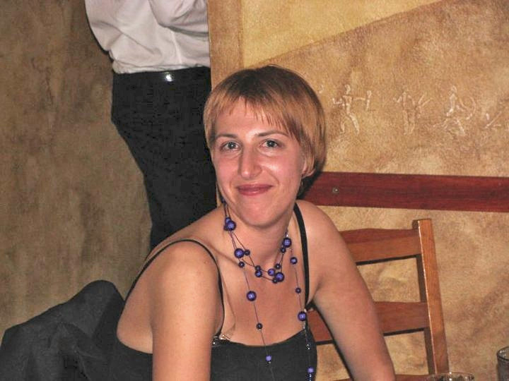 Iwona, nauczycielka: Długo zastanawiałam się nad moimi postanowieniami. W sumie nie będę się oszukiwać, bo ani schudnąć nie zamierzam, ani przejść na dietę. Choć, jak się uda, będzie super:) Na pewno moim mocnym postanowieniem będzie znalezienie w przyszłym roku czasu dla siebie bez zaniedbywania mojej rodziny - dzieci i męża. 