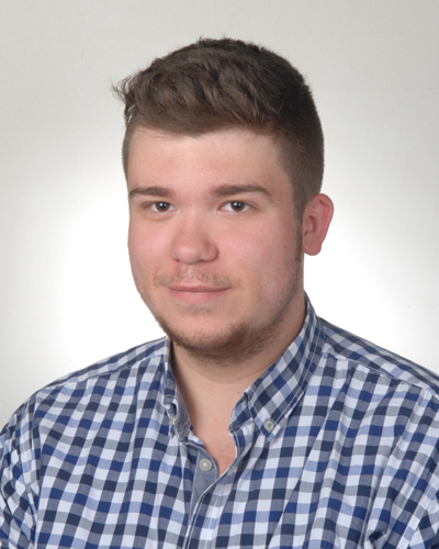 Marcel Potrzeba, przewodniczący Młodzieżowej Rady Powiatu Średzkiego: W 2016 rok wchodzę z ambitnymi planami i postanowieniami. Moim priorytetem, jak dla każdego studenta, jest zaliczenie sesji egzaminacyjnej. Inne pomysły krążą wokół Młodzieżowej Rady Powiatu Średzkiego. Jako przewodniczący kładę duży nacisk na organizację obchodów z okazji naszego dziesięciolecia. Wchodząc w dorosłe życie zmieniło się moje spojrzenie na wiele spraw. Cele i postanowienia z roku na rok ulegają transformacji, staram się jednak wyciągać wnioski i umiejętnie reorganizować plan pracy, mając na uwadze swoje samodoskonalenie.  