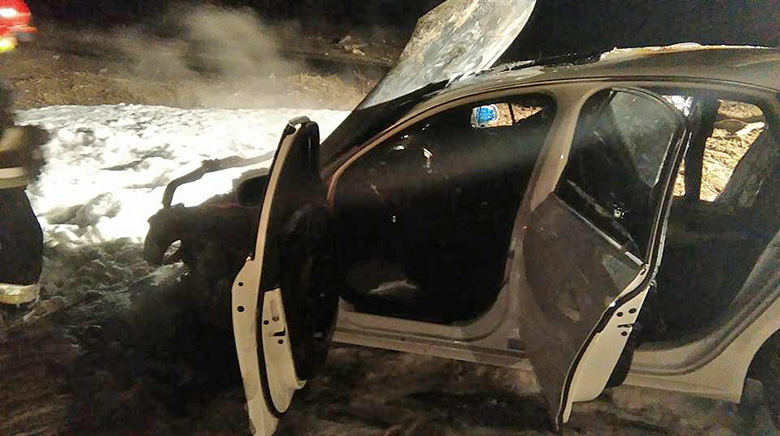 Płonące auto w gminie Udanin