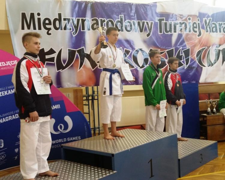 Średzcy karatecy z medalami na turnieju  Funakoshi Cup’16