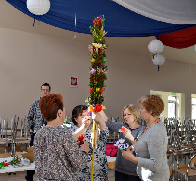 Zrobili wielką palmę wielkanocną w Szczepanowie
