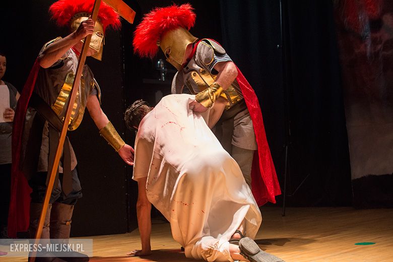 Męka Pańska w wykonaniu członków Środowiskowego Domu Samopomocy