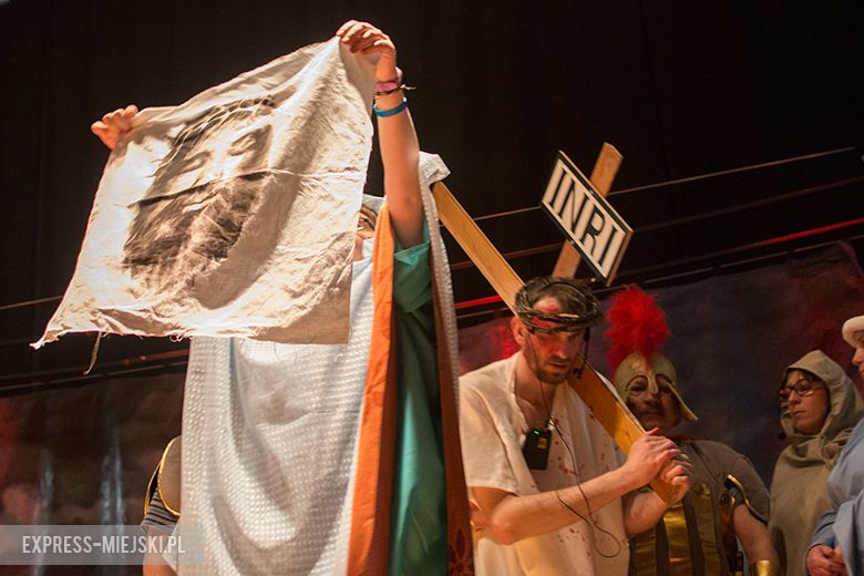 Męka Pańska w wykonaniu członków Środowiskowego Domu Samopomocy