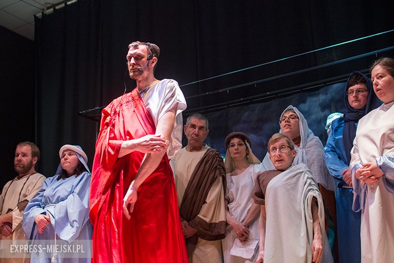 Męka Pańska w wykonaniu członków Środowiskowego Domu Samopomocy