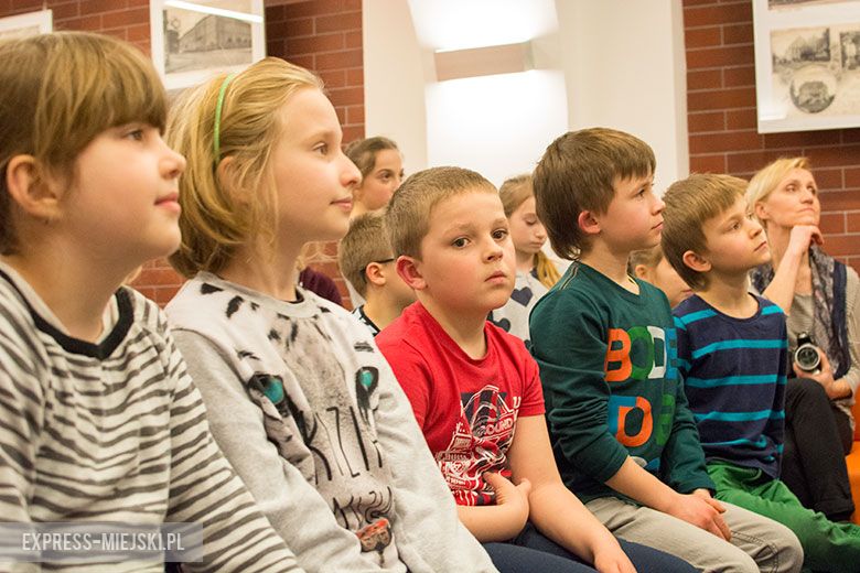 Noc z Andersenem w bibliotece