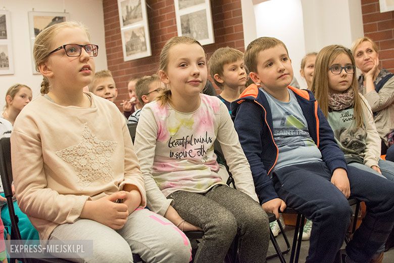 Noc z Andersenem w bibliotece