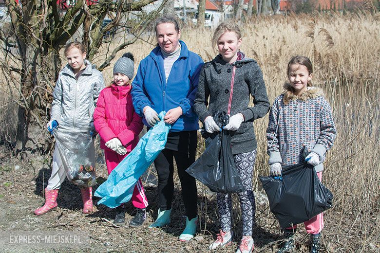 Uczestnicy sprzątania Juszczyna