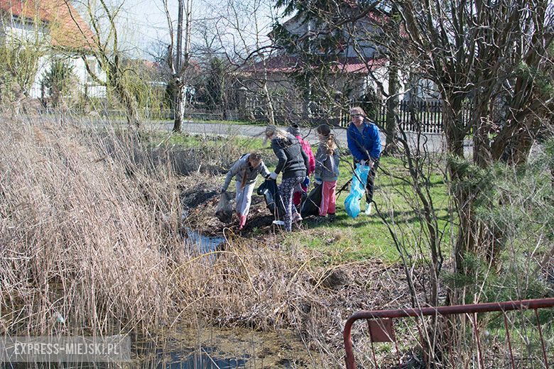 Uczestnicy sprzątania Juszczyna